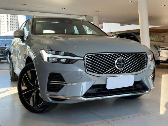 VOLVO XC60 2.0 T8 PHEV PLUS AWD GEARTRONIC